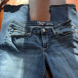 Denizen from Levi's Women's Blue Slim Cropped Jeans